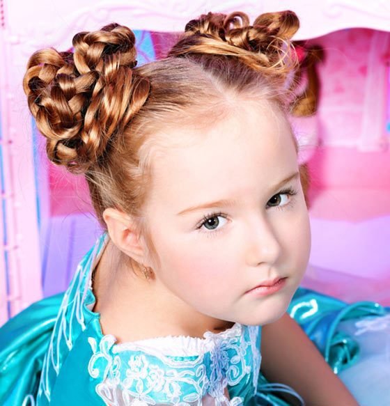 Elegância: Penteados Infantis que Harmonizam com Roupas